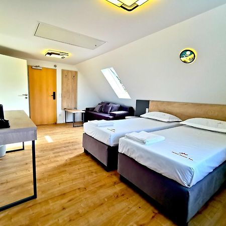 Home Inn Hotel Dormagen Dış mekan fotoğraf