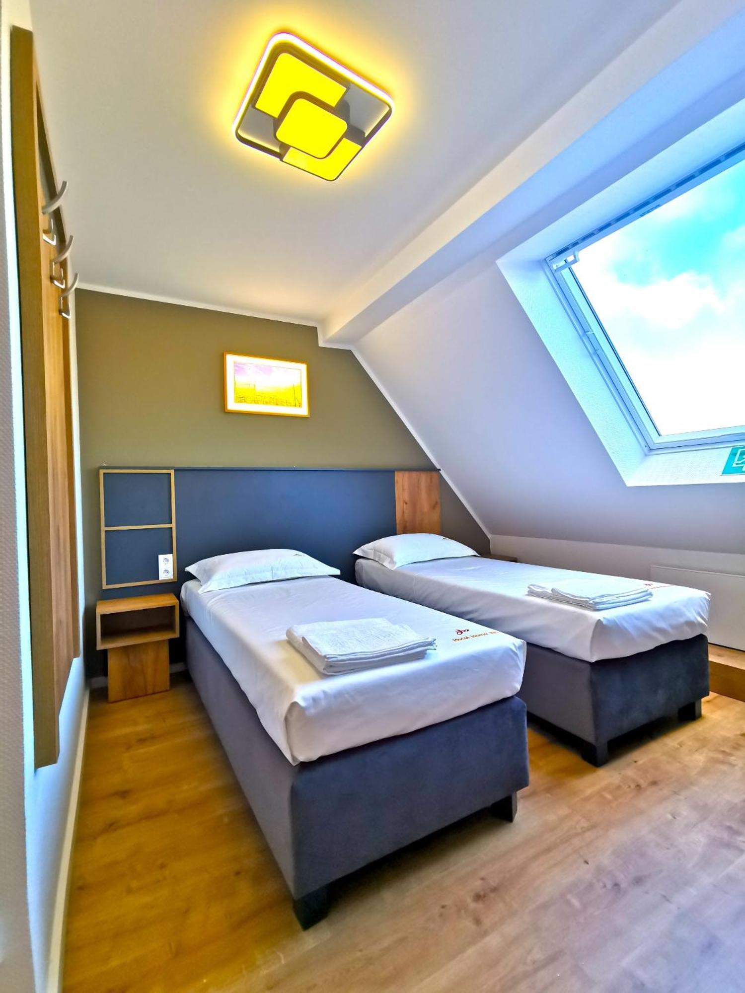 Home Inn Hotel Dormagen Dış mekan fotoğraf