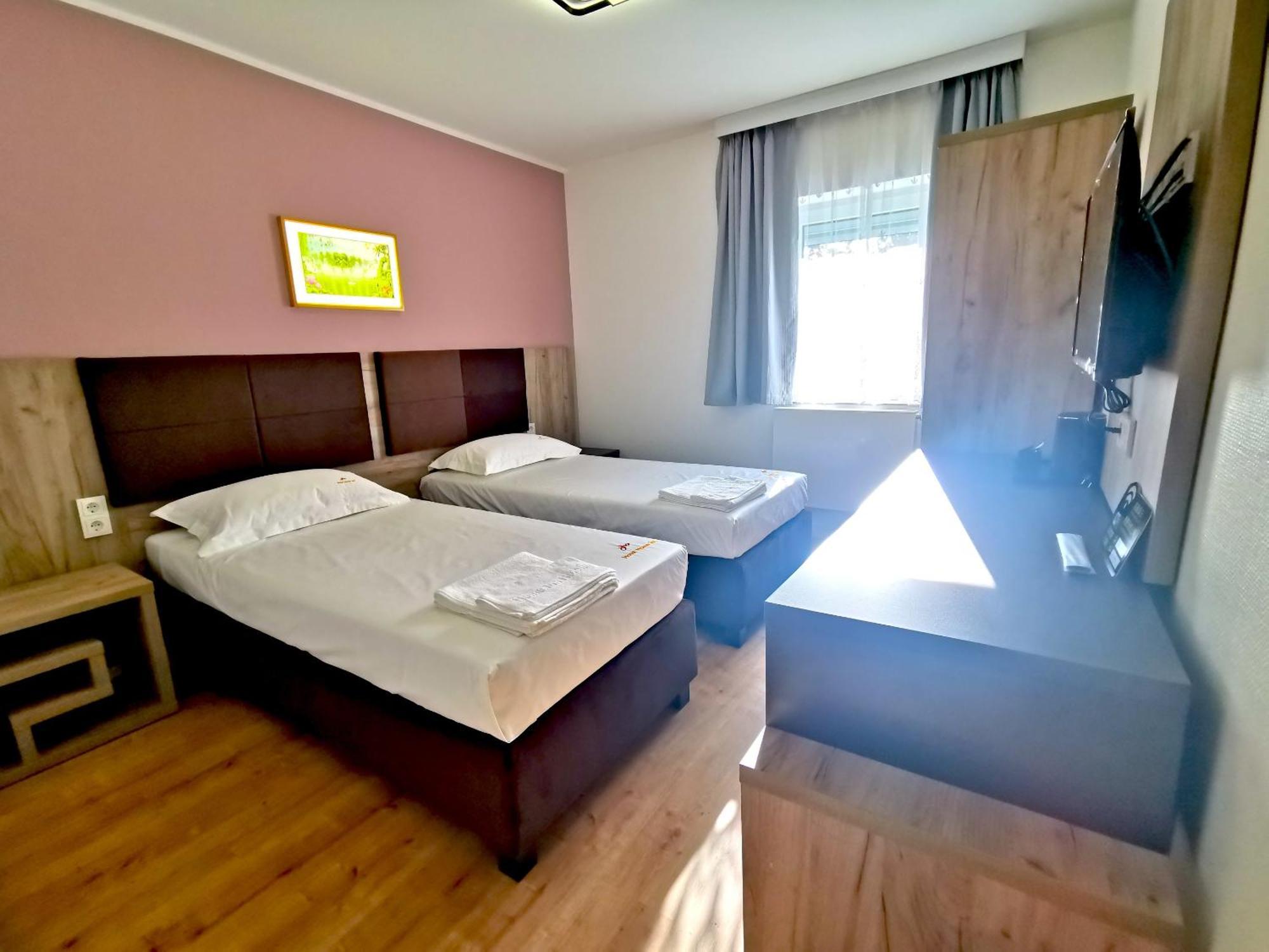 Home Inn Hotel Dormagen Dış mekan fotoğraf