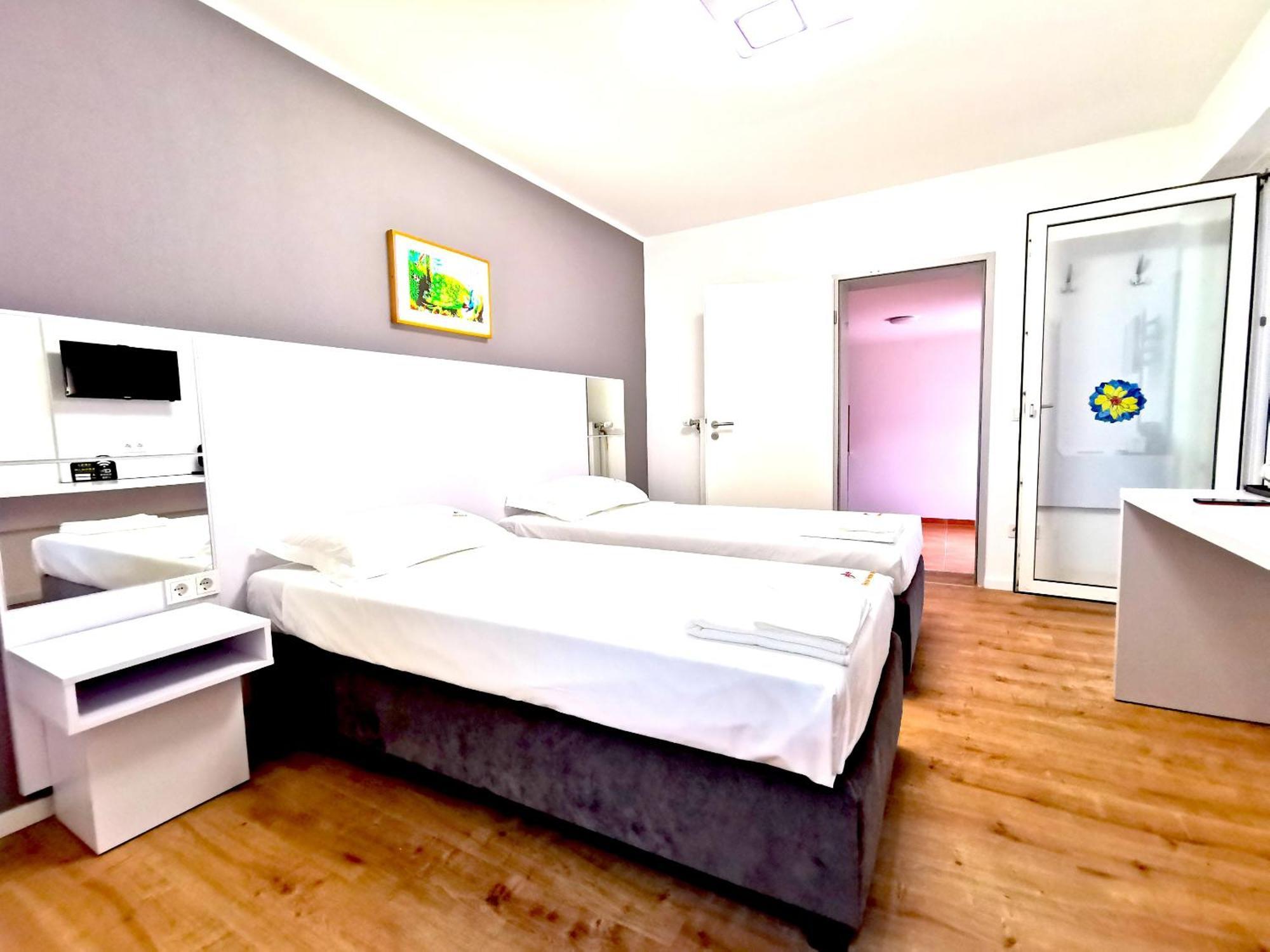 Home Inn Hotel Dormagen Dış mekan fotoğraf